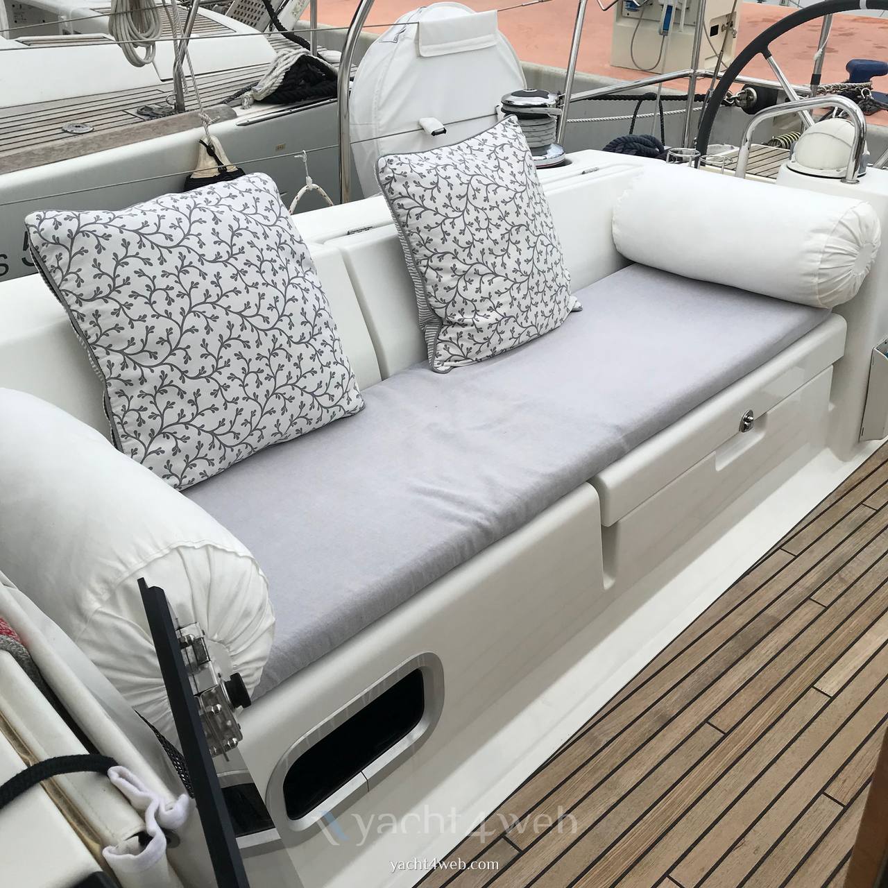 BENETEAU Oceanis 45 - Foto Exterior: detalhe 1
