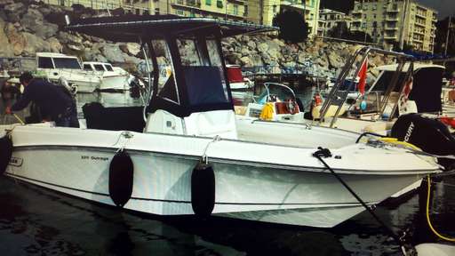 Boston whaler Boston whaler Outrage 220