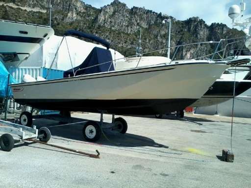 Boston whaler Boston whaler Outrage 25