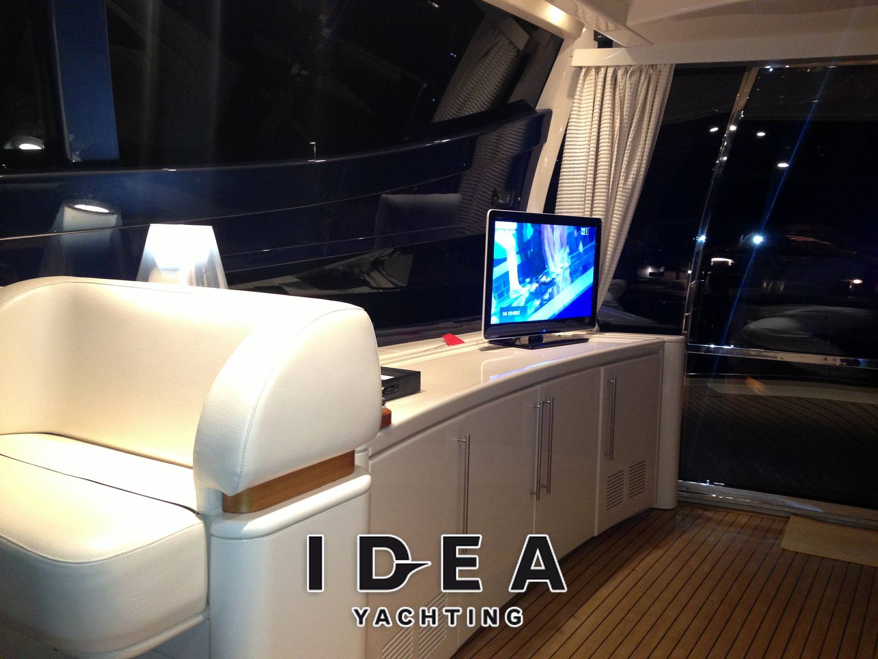 Riva Splendida 72 - Photo Inside: detail 3