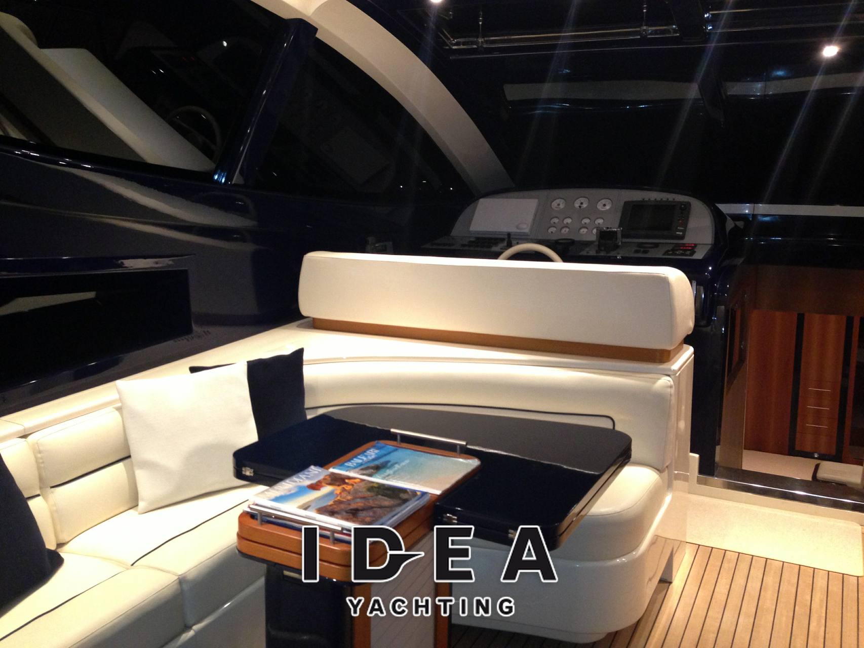 Riva Splendida 72 - Photo Inside: detail 4
