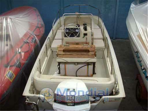 Boston Boston Whaler montauk 17