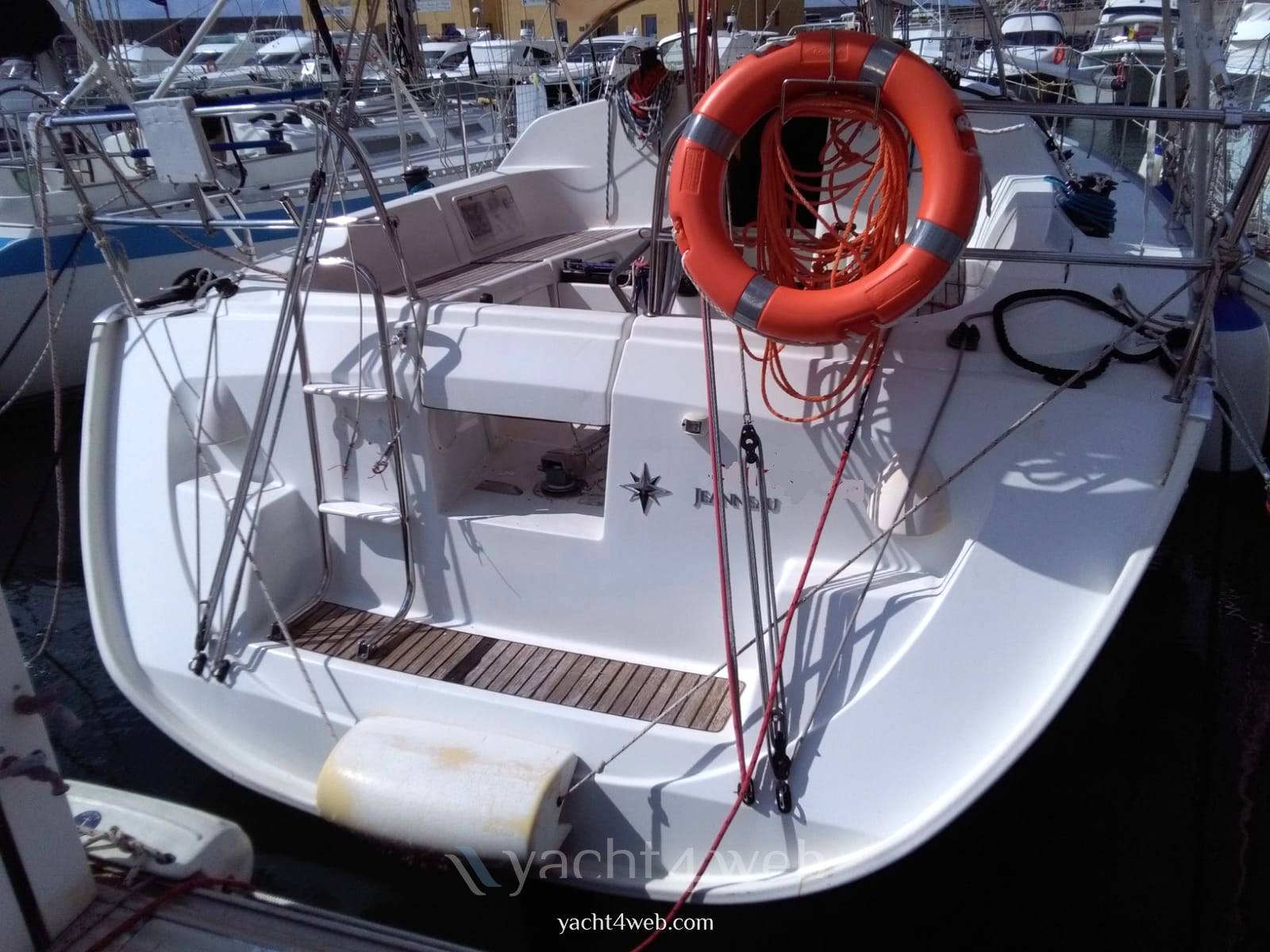 Jeanneau Sun fast 35 Exterior