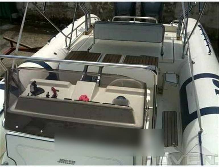 Joker boat Clubman 28 Exterior: detalle