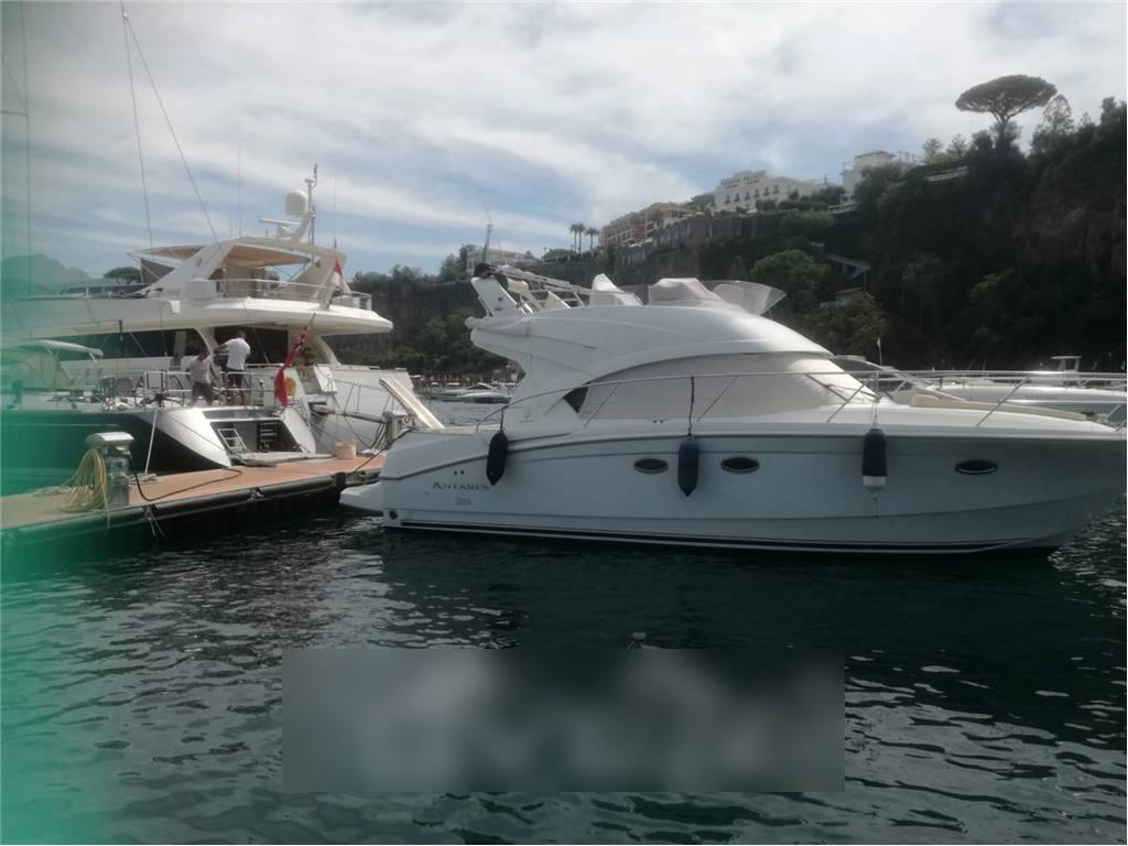 Beneteau Antares 36 fly Flybridge