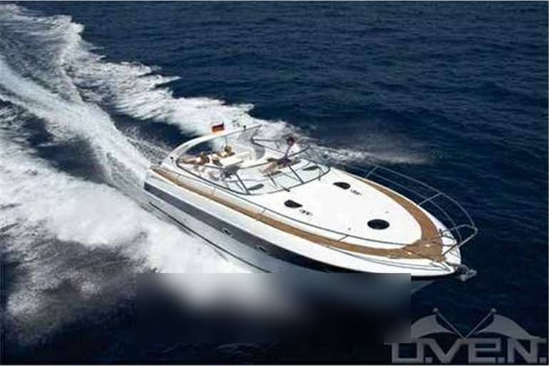 Bavaria 37 Sport 37 Моторная лодка используется для продажи