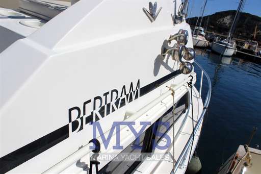 Bertram Yacht Bertram Yacht 28 Flybridge Cruiser