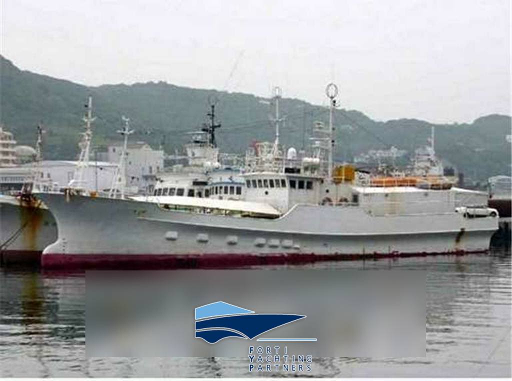 Photographs and images Japan Long liner fishing boat. Photos divided