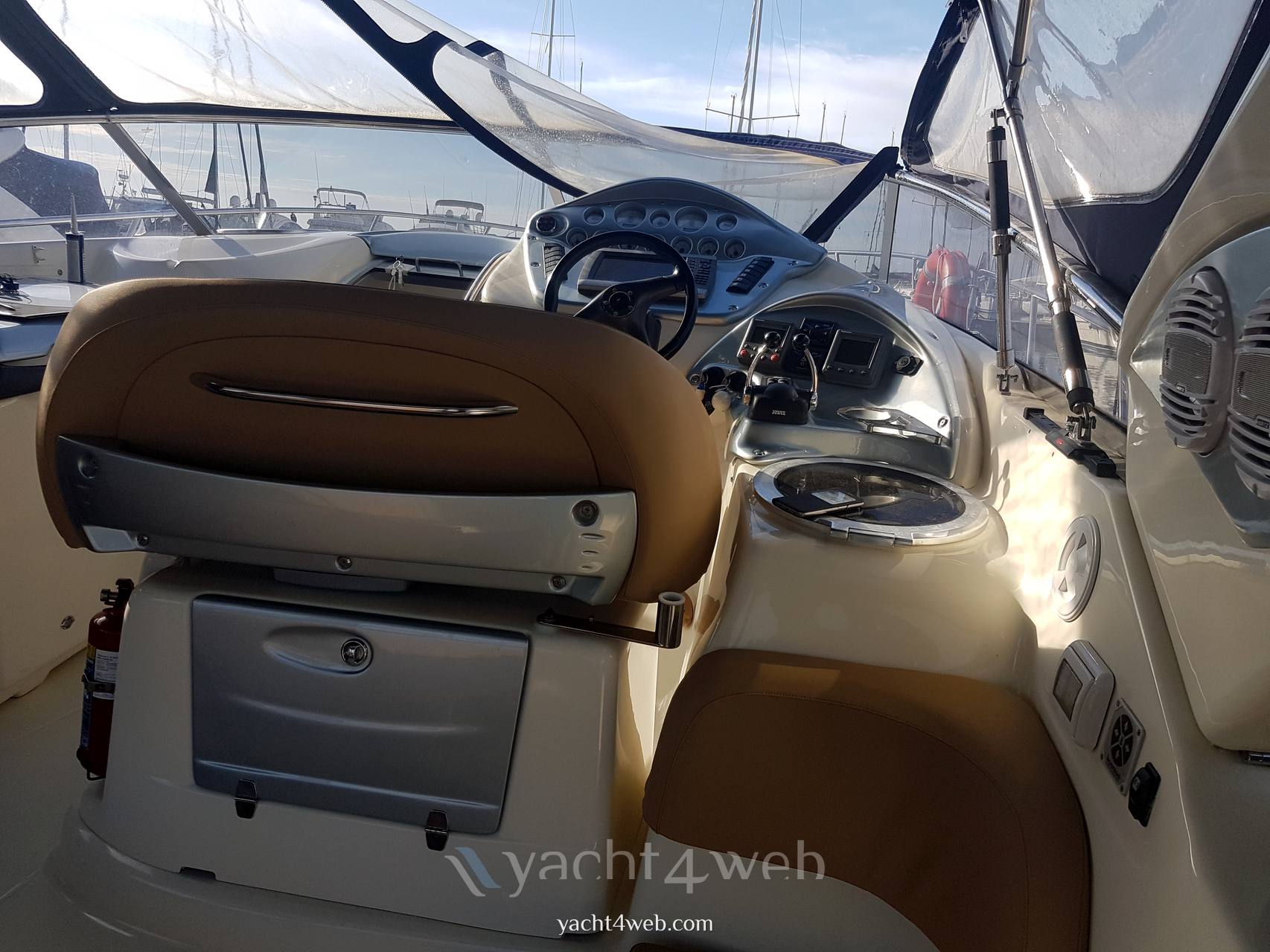 CRANCHI Zaffiro 36 Inside: detail