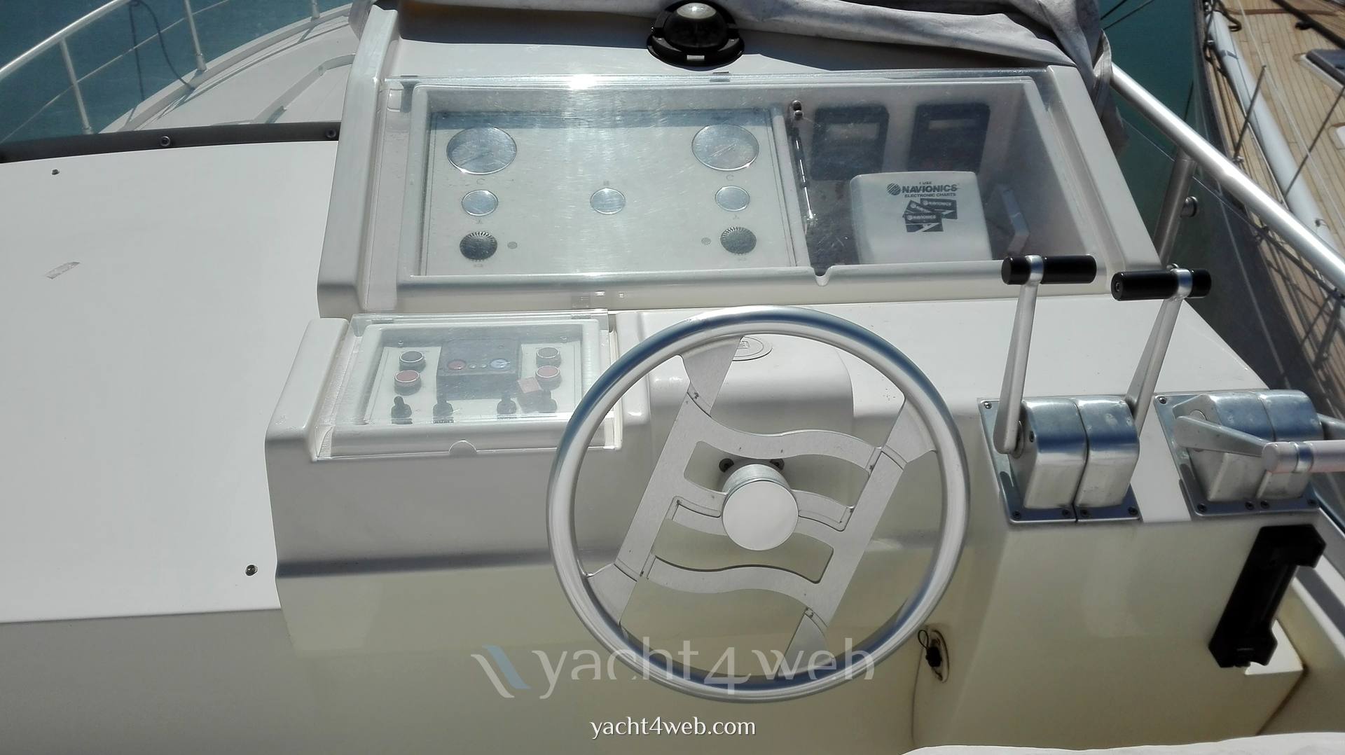 Ferretti 150 fly - Foto Strumentazione 1