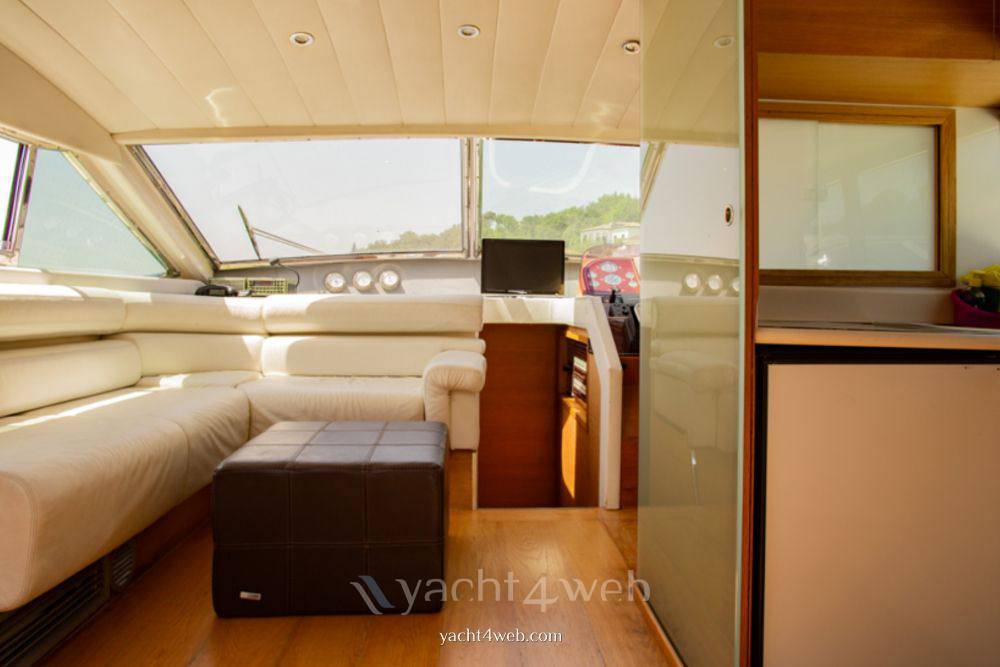 Mochi Craft 56 fly Motor boat used for sale