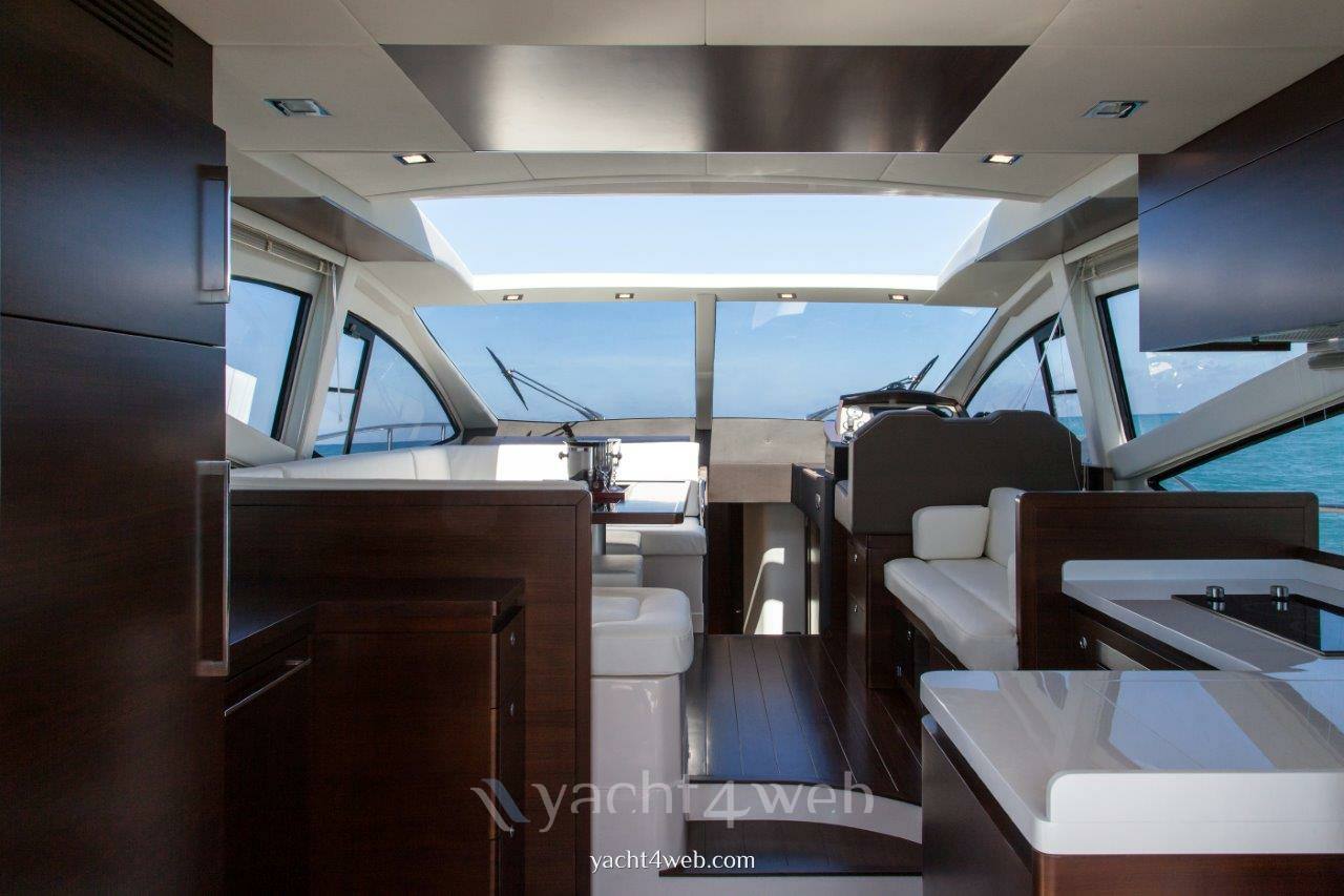 Queens yachts Queens 50 hard top new Inside