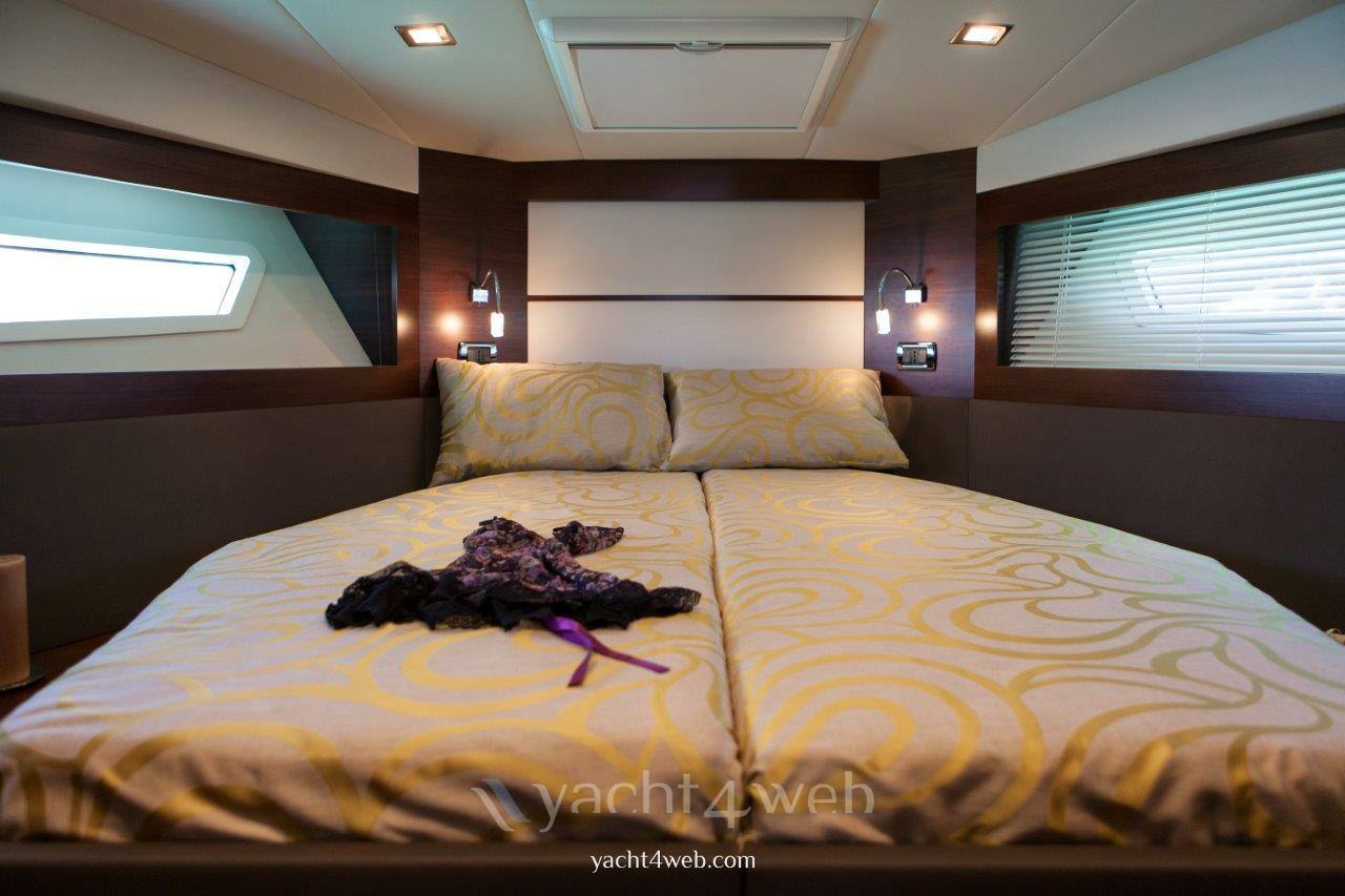Queens yachts Queens 50 hard top new Inside