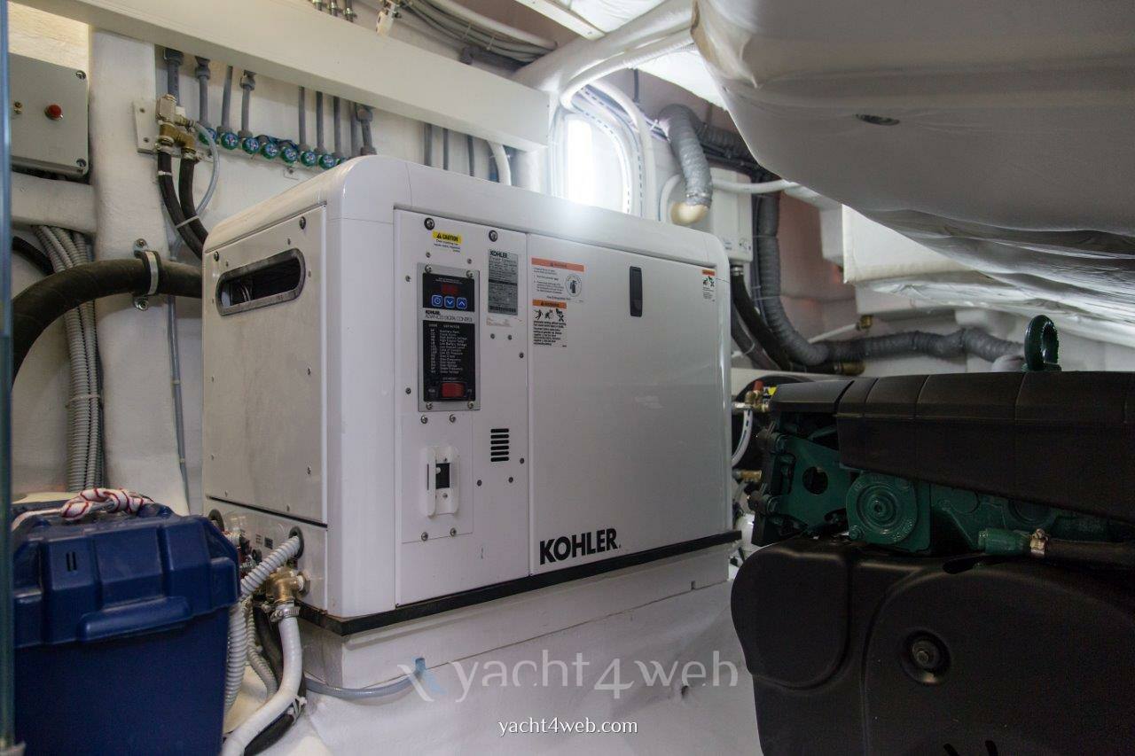 Queens yachts Queens 50 hard top new Engine