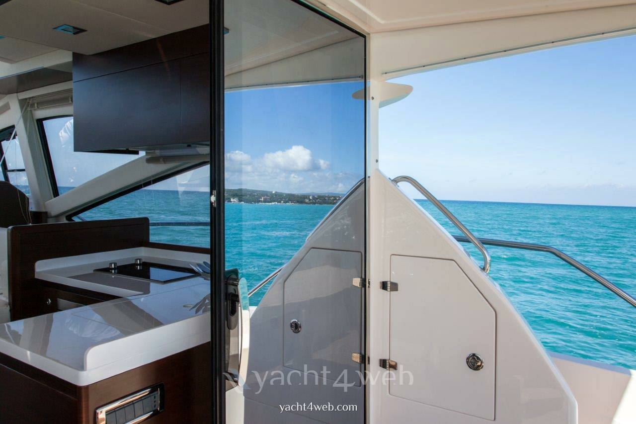 Queens yachts Queens 50 hard top new Exterior: detail