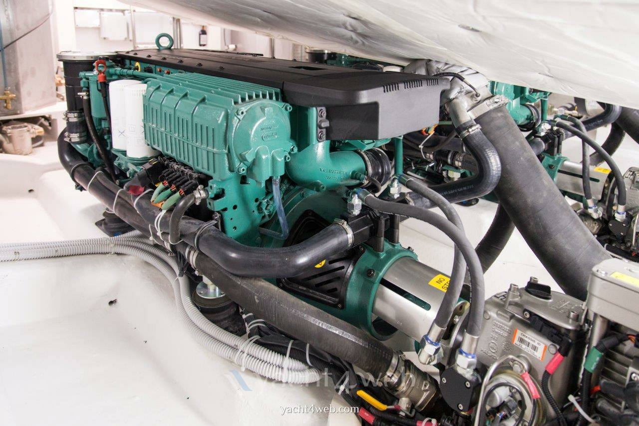 Queens yachts Queens 50 hard top new Engine