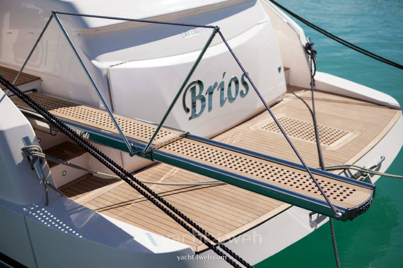 Queens yachts Queens 50 hard top new Exterior: detail