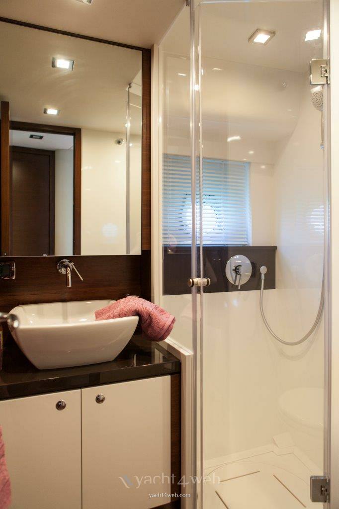 Queens yachts Queens 50 hard top new Hygienic service