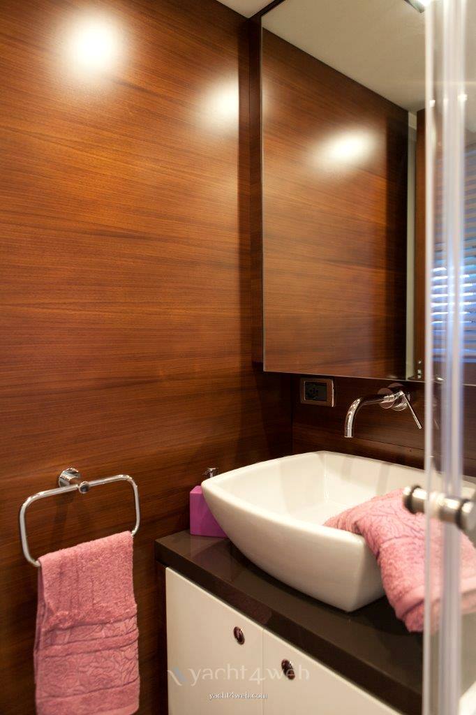 Queens yachts Queens 50 hard top new Hygienic service