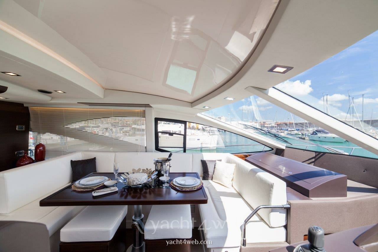 Queens yachts Queens 50 hard top new Inside