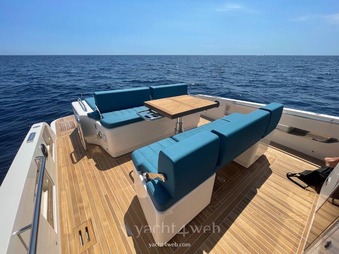 Cayman yachts 400 walk around