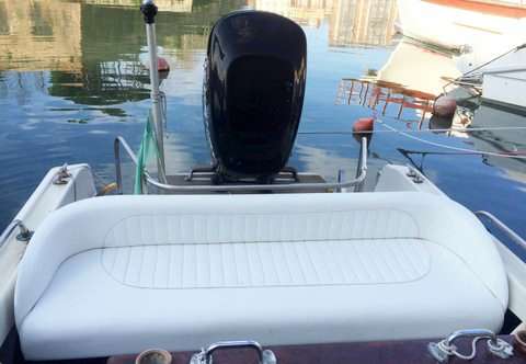 Boston Boston Whaler outrage 21