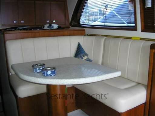 Bertram Yacht Bertram Yacht 390 Convertible