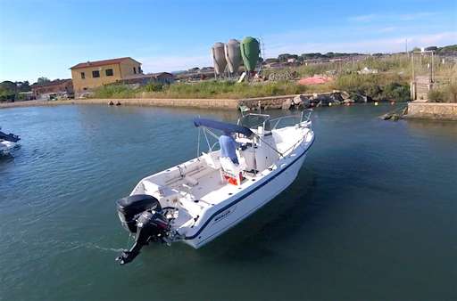 Boston whaler Boston whaler Outrage 21