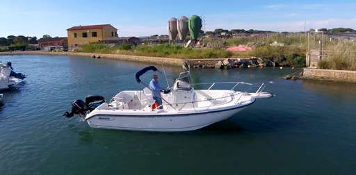 Boston whaler Boston whaler Outrage 21