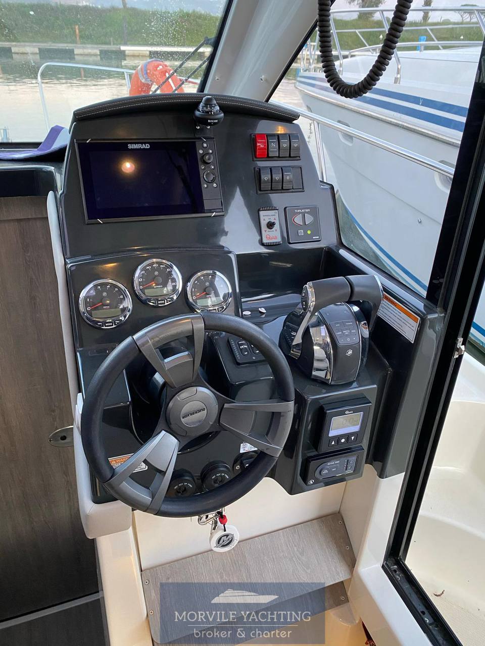 Quicksilver Active 905 we