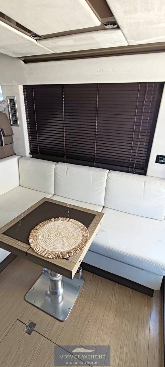 Sessa marine F42 flybridge