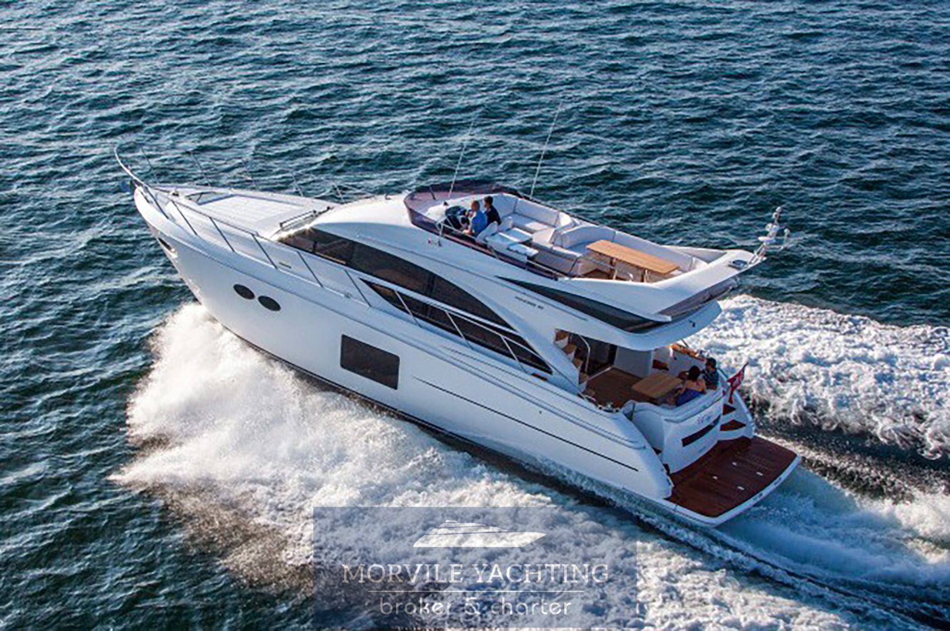 Princess Flybridge 56 motor yacht Моторная лодка используется для продажи
