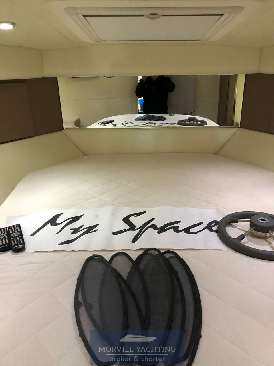 Space 360 fly motor boat