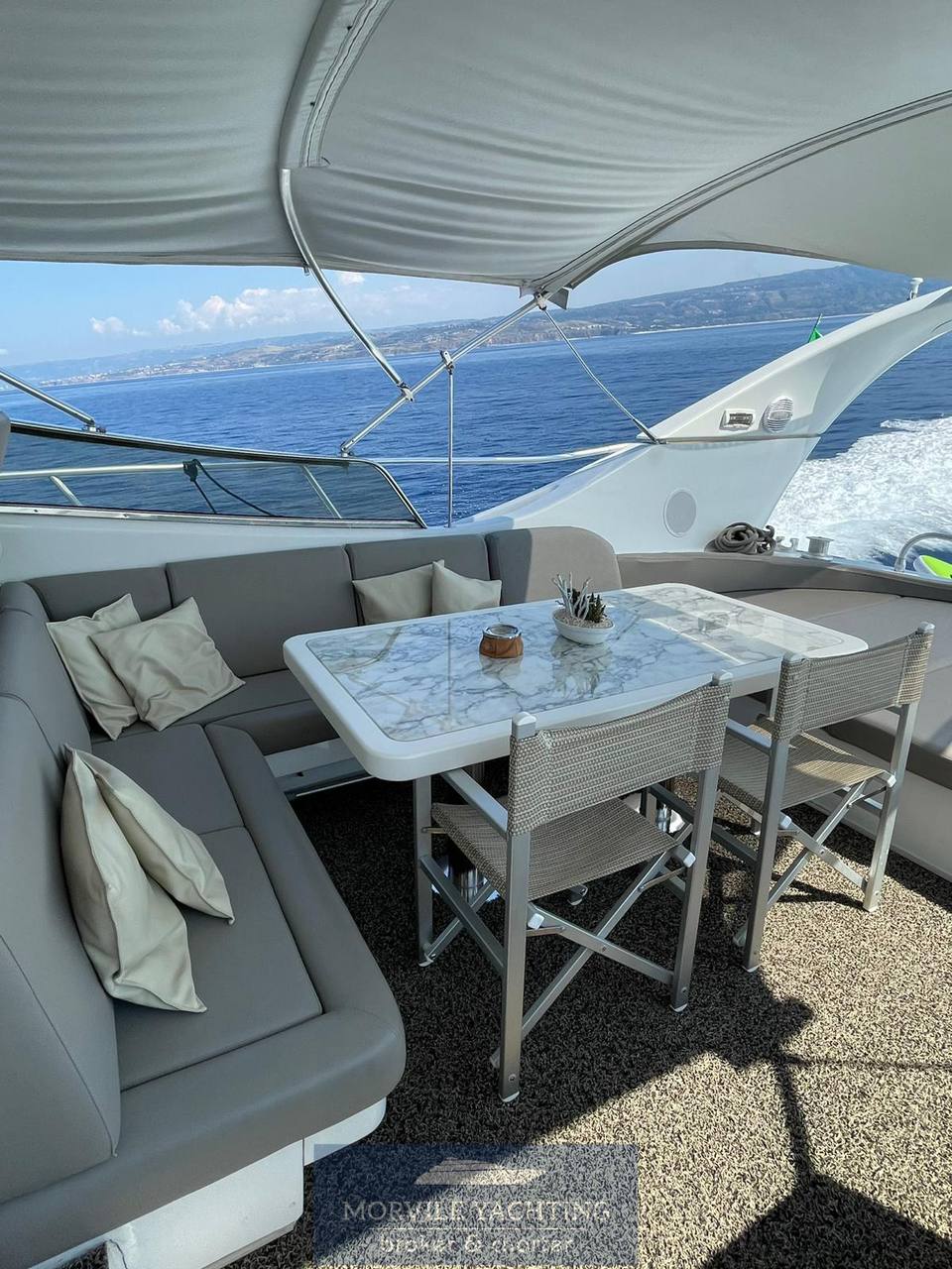 Overmarine Mangusta 65 Express Cruiser