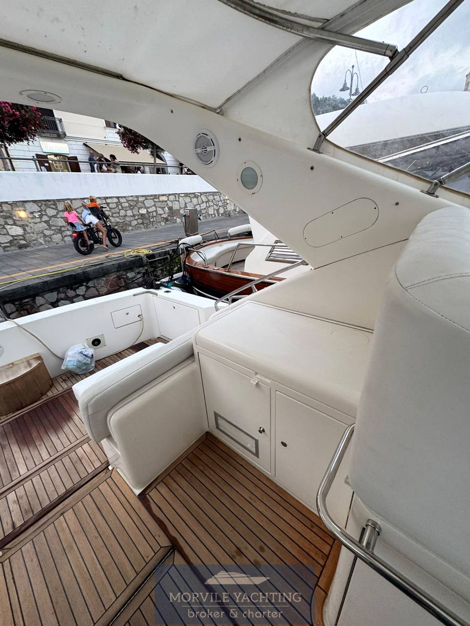 Uniesse marine 42 open Express Cruiser usado