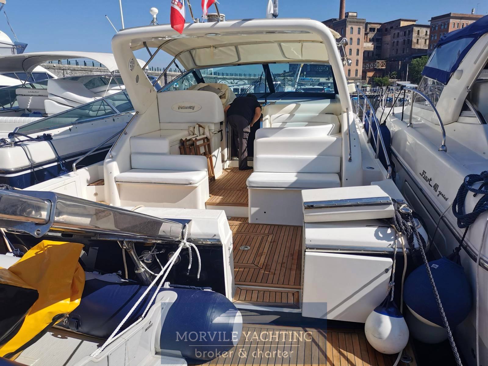 Uniesse marine 42 open Express Cruiser usado
