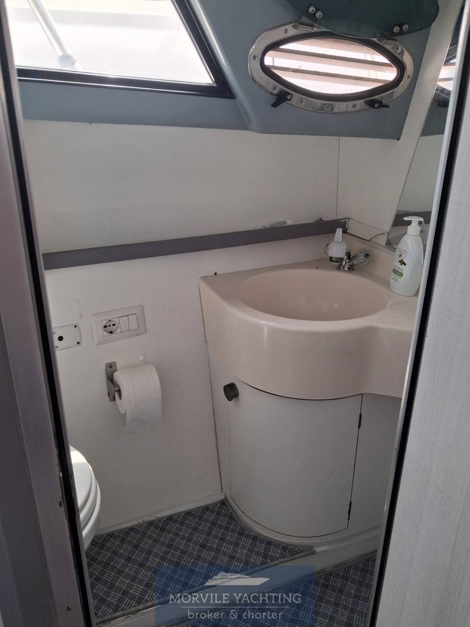 Rio yachts 900 cabin