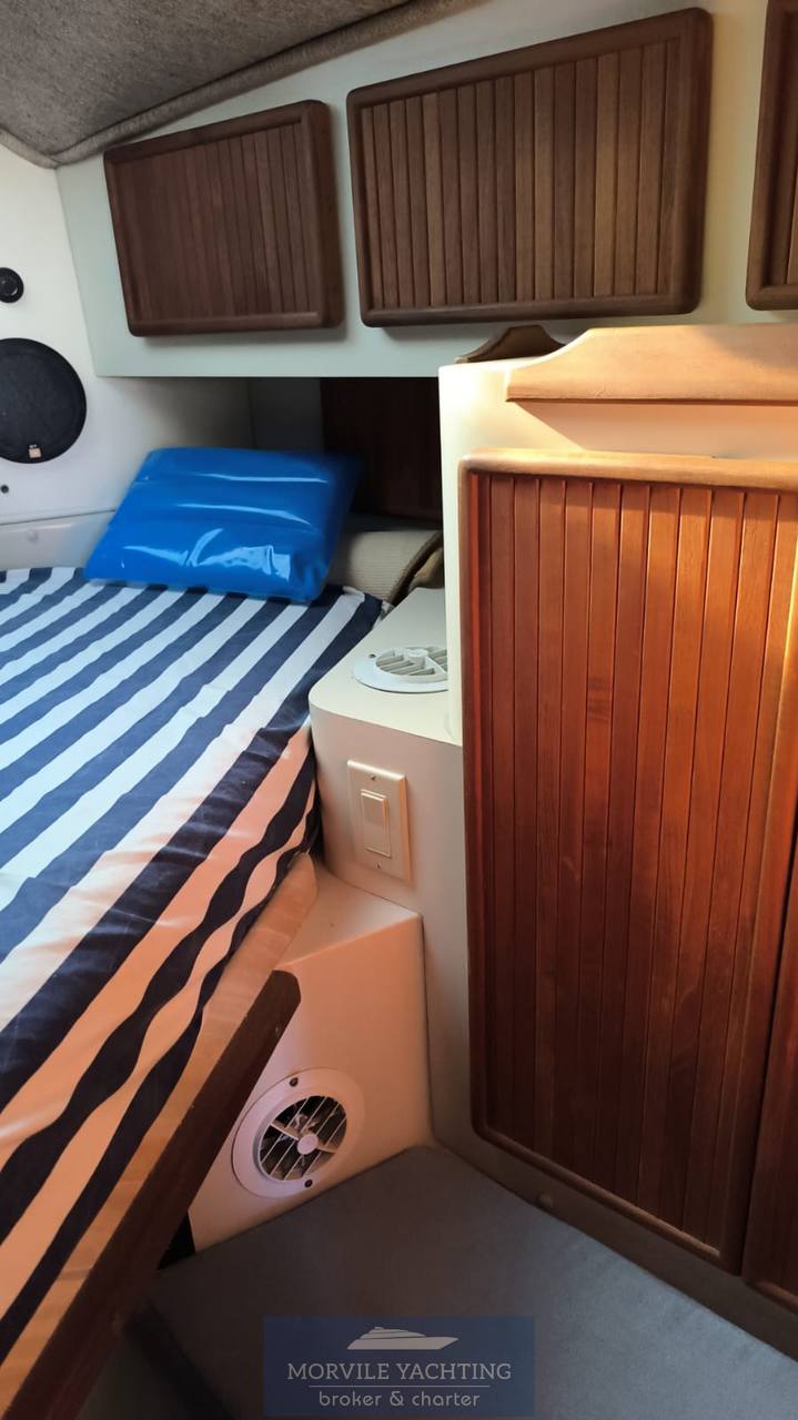 Boston whaler 31 Motorboot gebraucht zum Verkauf