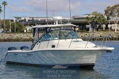 Pursuit 3070 offshore Моторная лодка используется для продажи