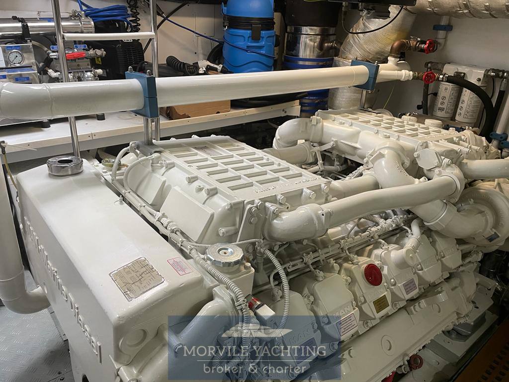 Mangusta 72 قارب بمحرك مستعملة للبيع