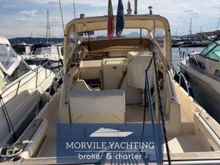 Cayman Yachts 30 walkaroud