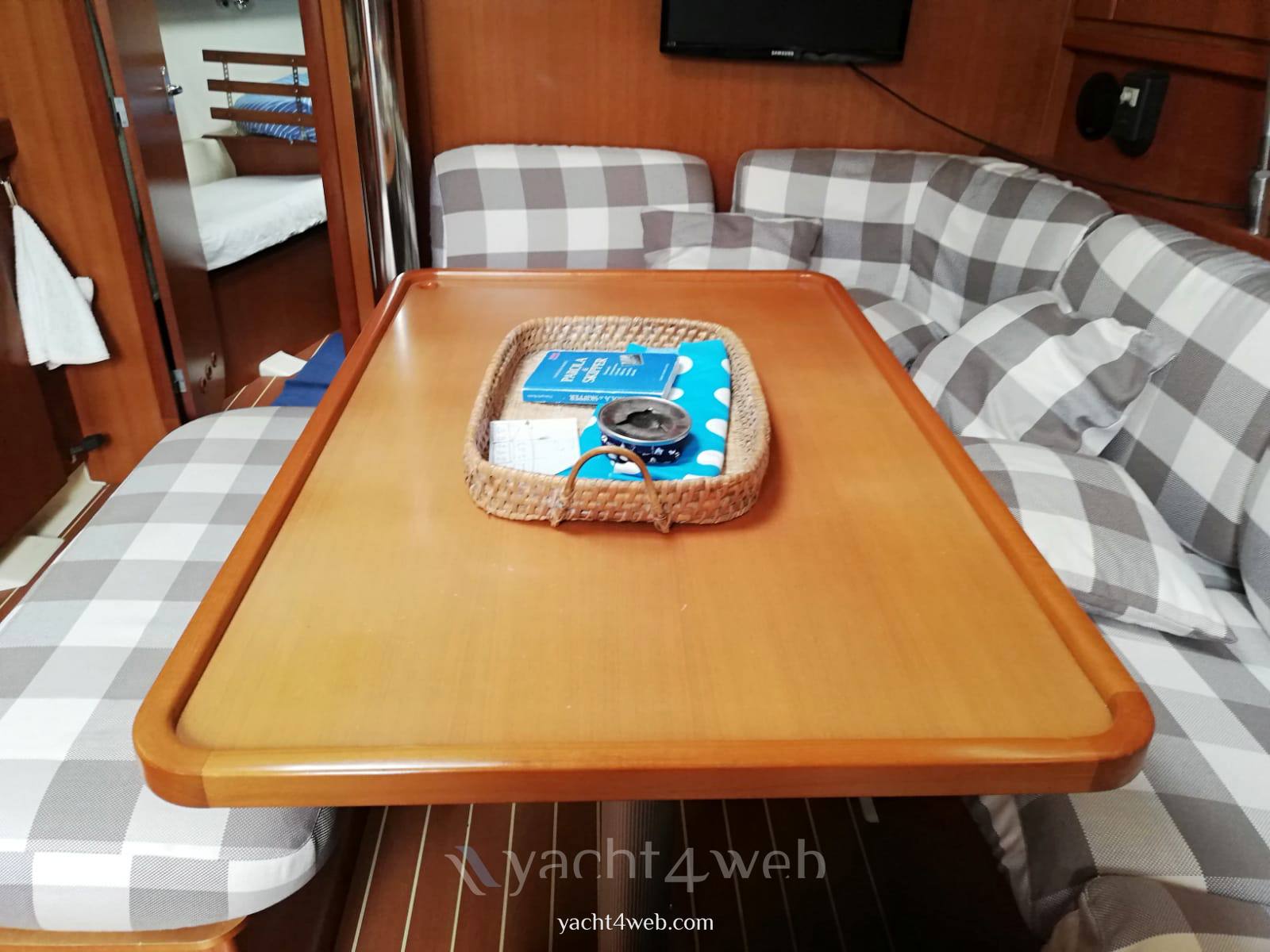 Dufour Yachts 385 grand large Inside