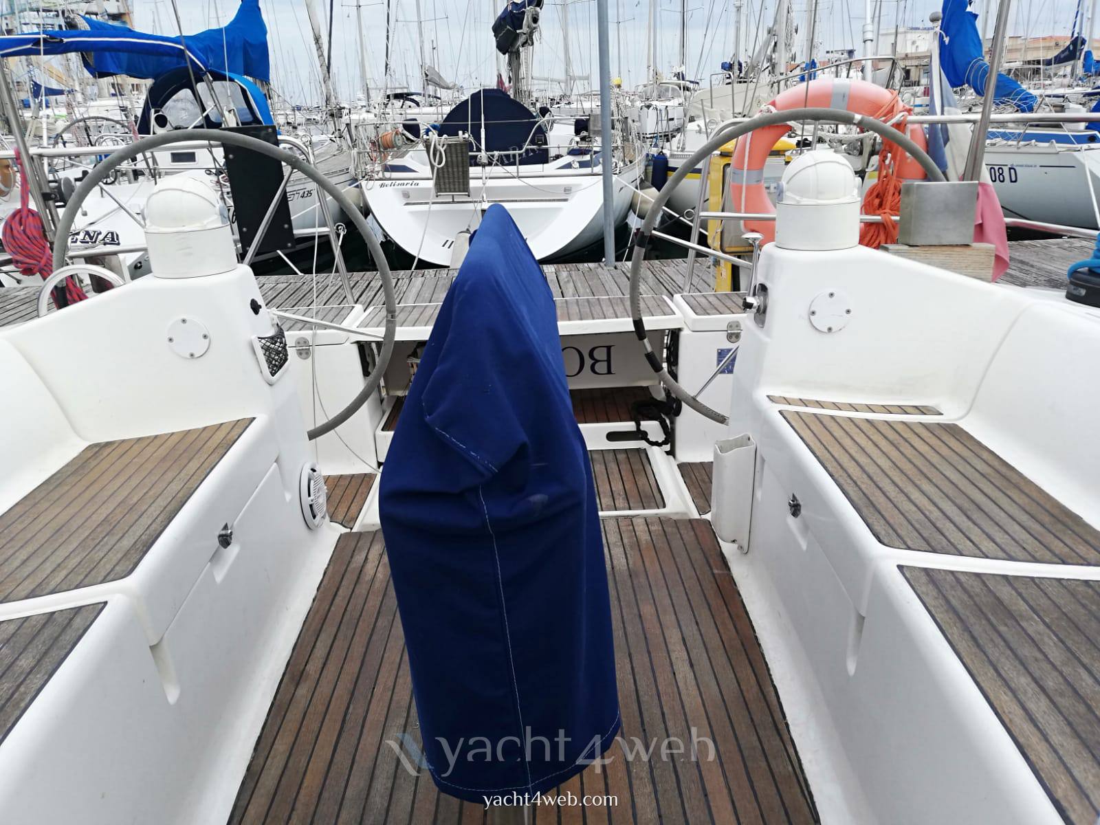Dufour Yachts 385 grand large Exterior: detail