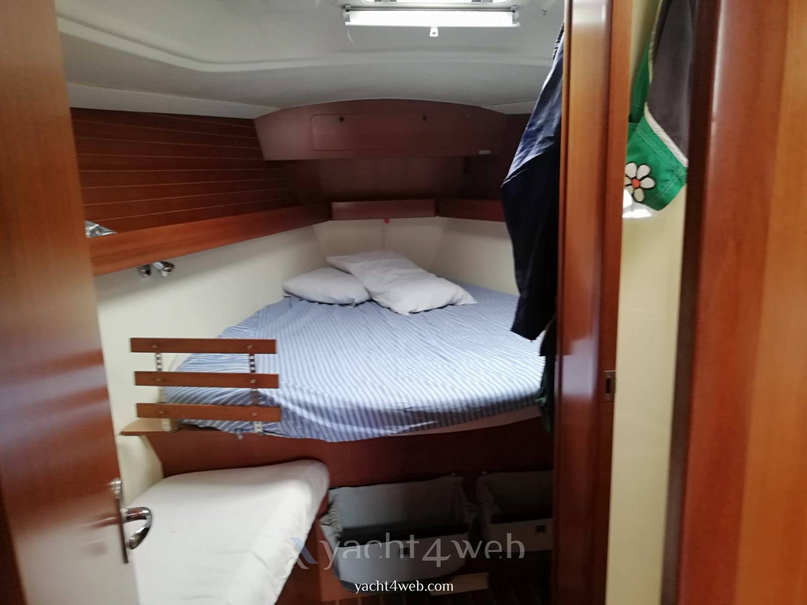 Dufour Yachts 385 grand large Inside