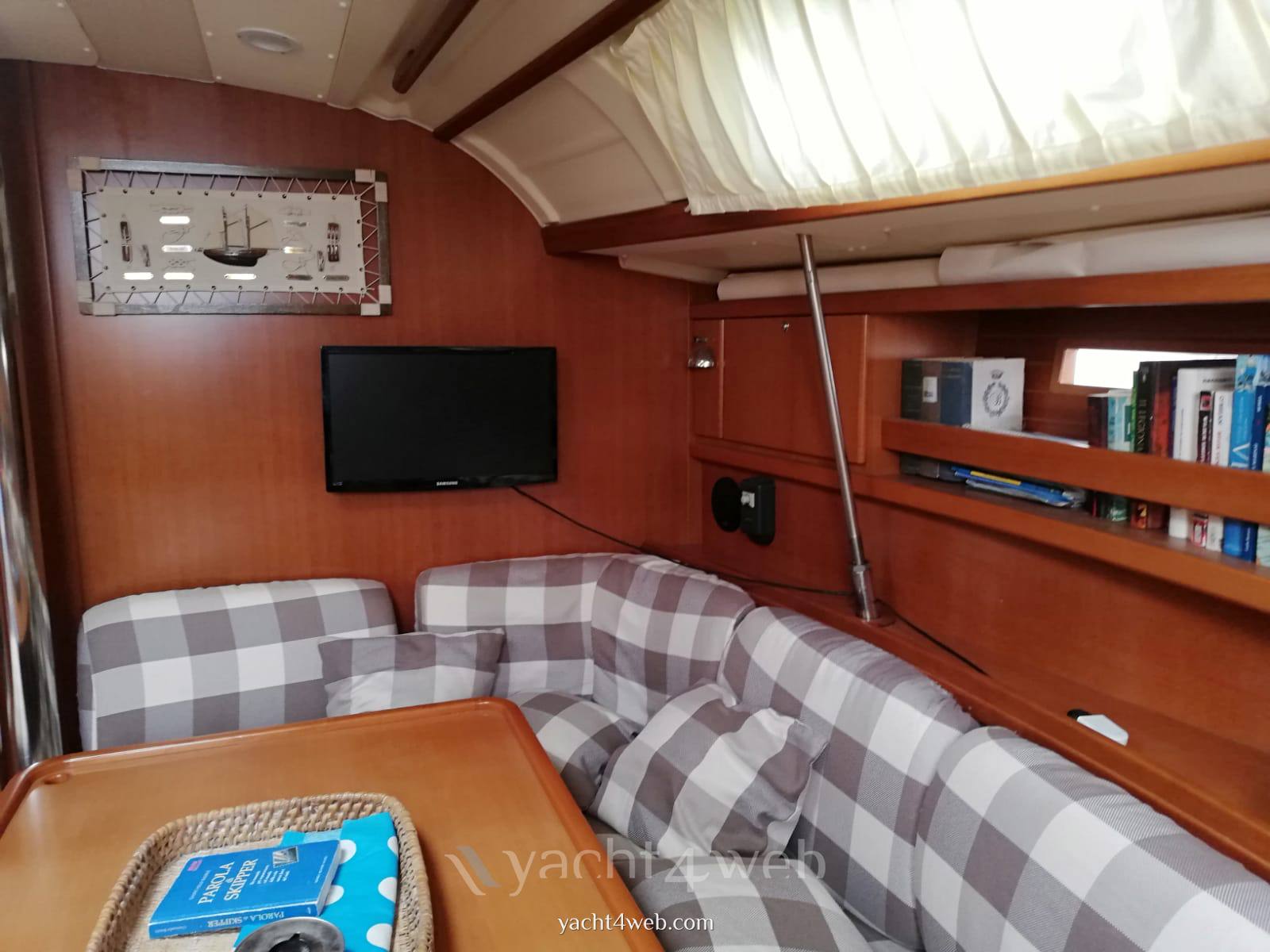Dufour Yachts 385 grand large Inside