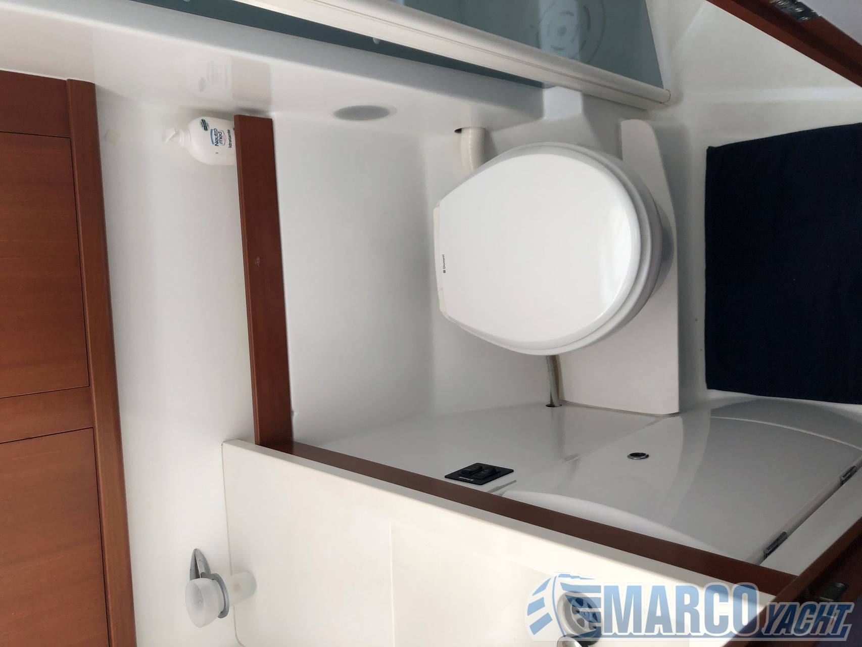 BENETEAU Oceanis 50 Hygienic service