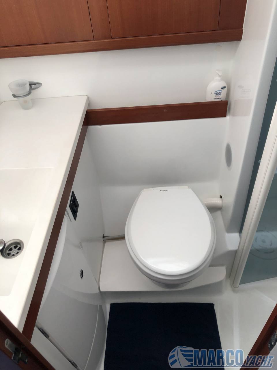 BENETEAU Oceanis 50 Hygienic service