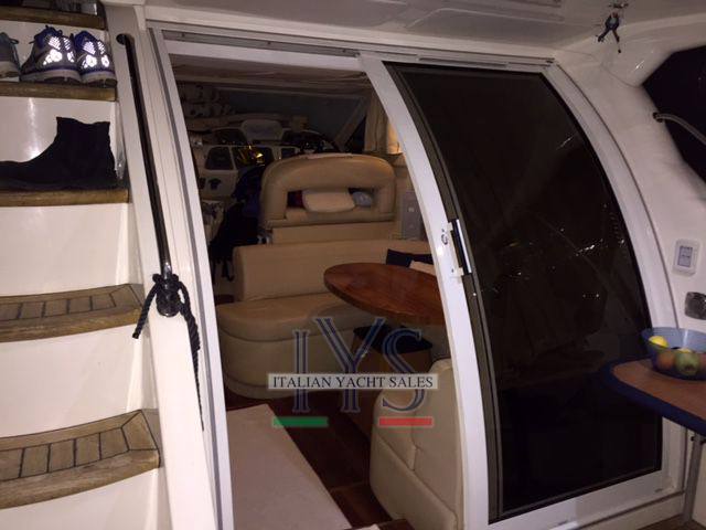 Sealine Fl 37 fly Inside