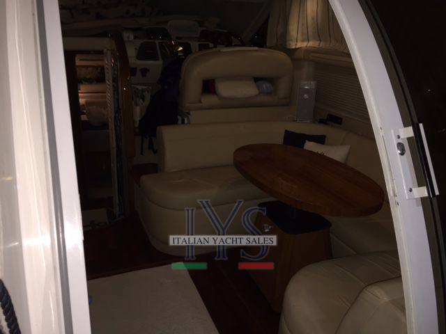 Sealine Fl 37 fly Inside