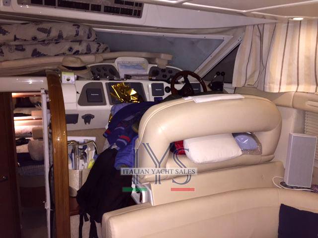 Sealine Fl 37 fly Inside